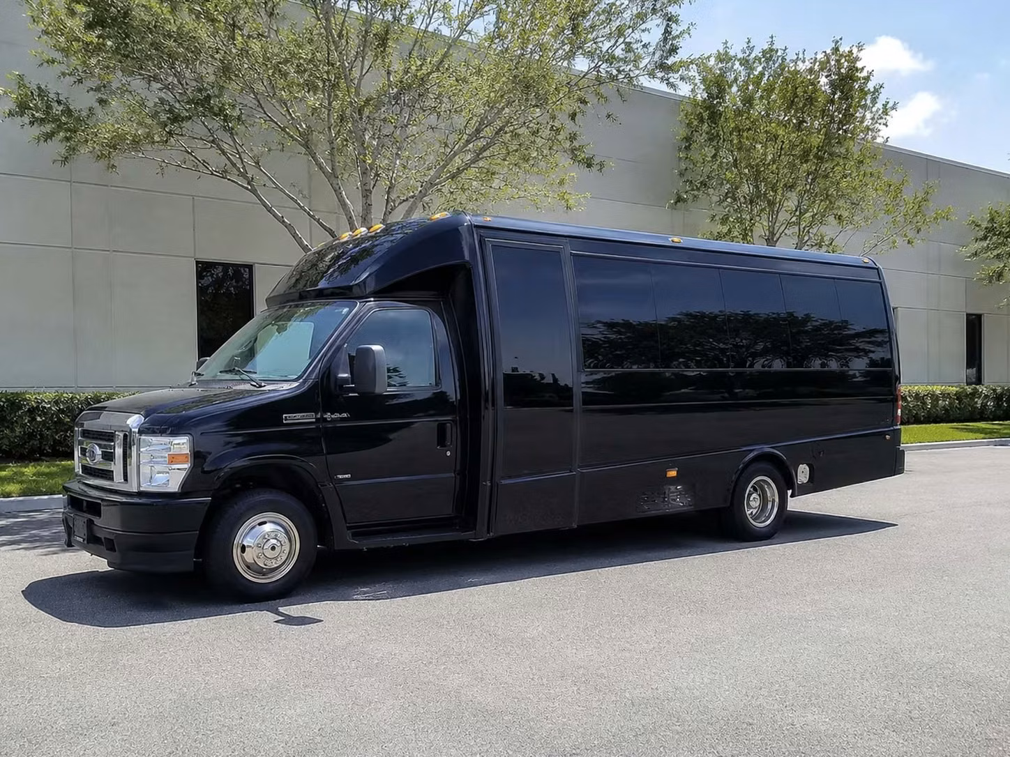 book a minibus to the discovery center of science and technology