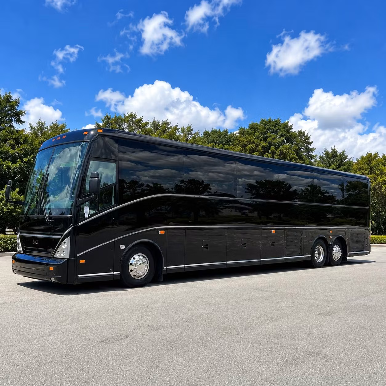 charter buses to fresno chaffee zoo for clovis school groups