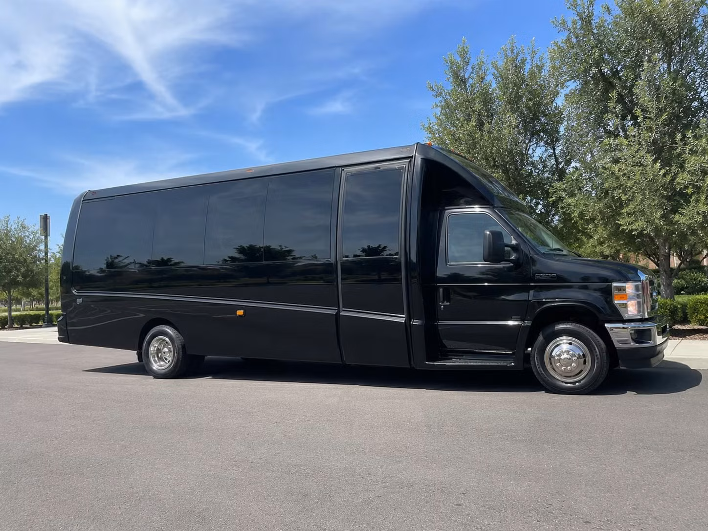 clovis 20 passenger minibus rental